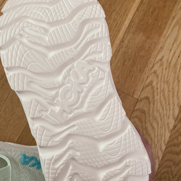 Hoka One One Restore TC Slip On Womens sneakers.Unisex - Picture 5 of 9